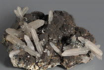 Андрадит (гранат) с кварцем - «globural.ru» - Красноярск